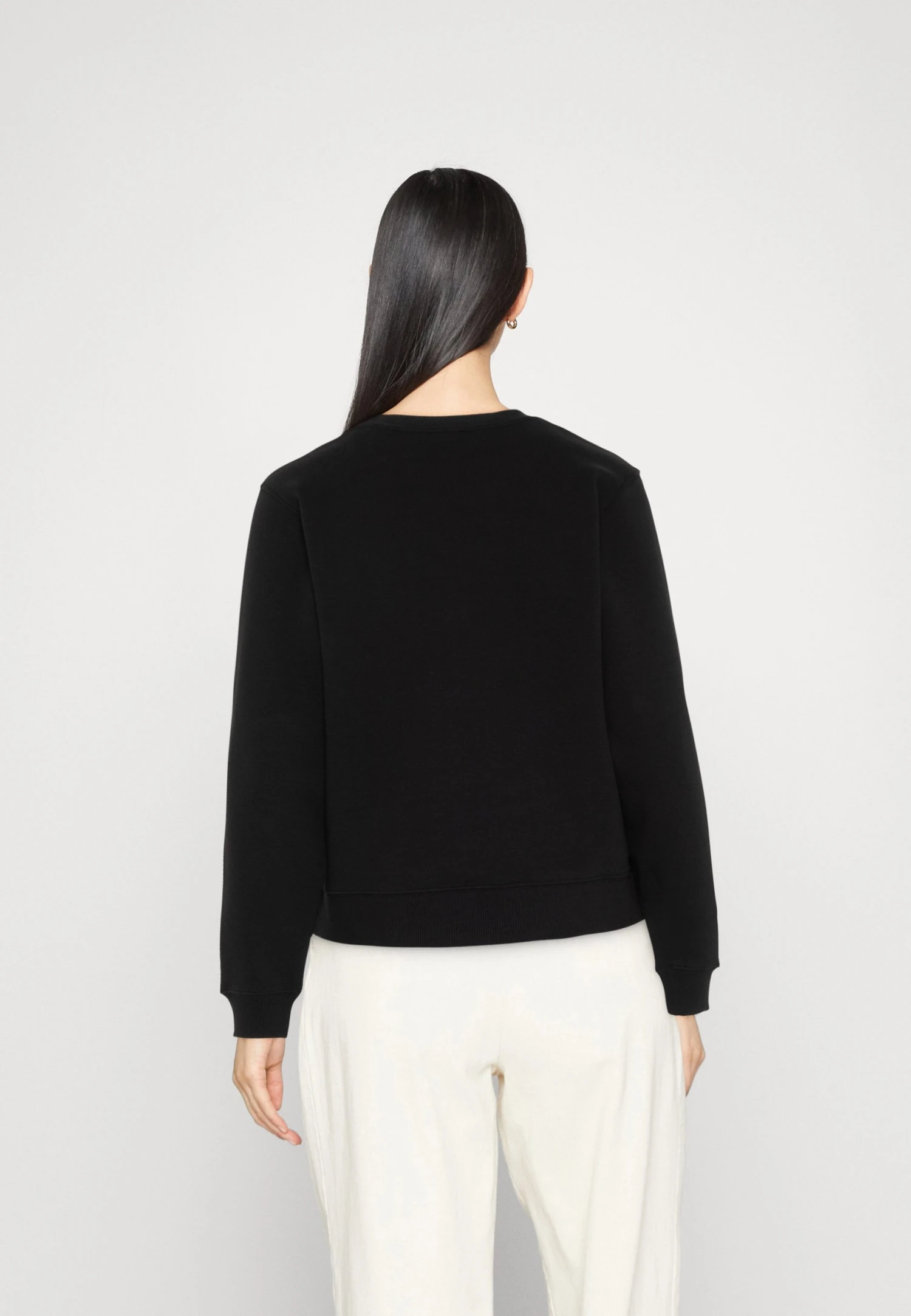 Guess 3D Patch - Sweatshirt - Jet Black A996 5 Guess 3D Patch - Sweatshirt - Jet Black A996 - Image 3