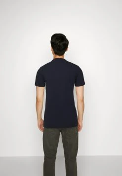 Guess Maksim Cn Ss- Print T-Shirt - Smart Blue 9 Guess Maksim Cn Ss- Print T-Shirt - Smart Blue -Guess Apparel 164d5048a5714fbcbf6bc9c1ada95f4b