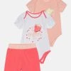 Guess Newborn Set - Shorts - Peach Creme -Guess Apparel 1704ad28b20e4b63a8e61cf126364c92