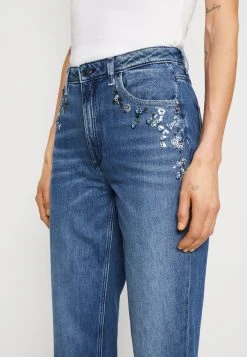 Guess Mom - Relaxed Fit Jeans -Guess Apparel 17150f5ee23743b59718bd6f28ddca19