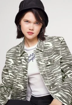 Go Zebra Jacket - Denim Jacket - Jet Black Multi -Guess Apparel 264b57a3ebe347069ad9ee551f01d46a