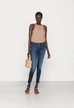 Guess Curve - Jeans Skinny Fit 8 Guess Curve - Jeans Skinny Fit -Guess Apparel 28f66879b1a541c58957768cd4b94822