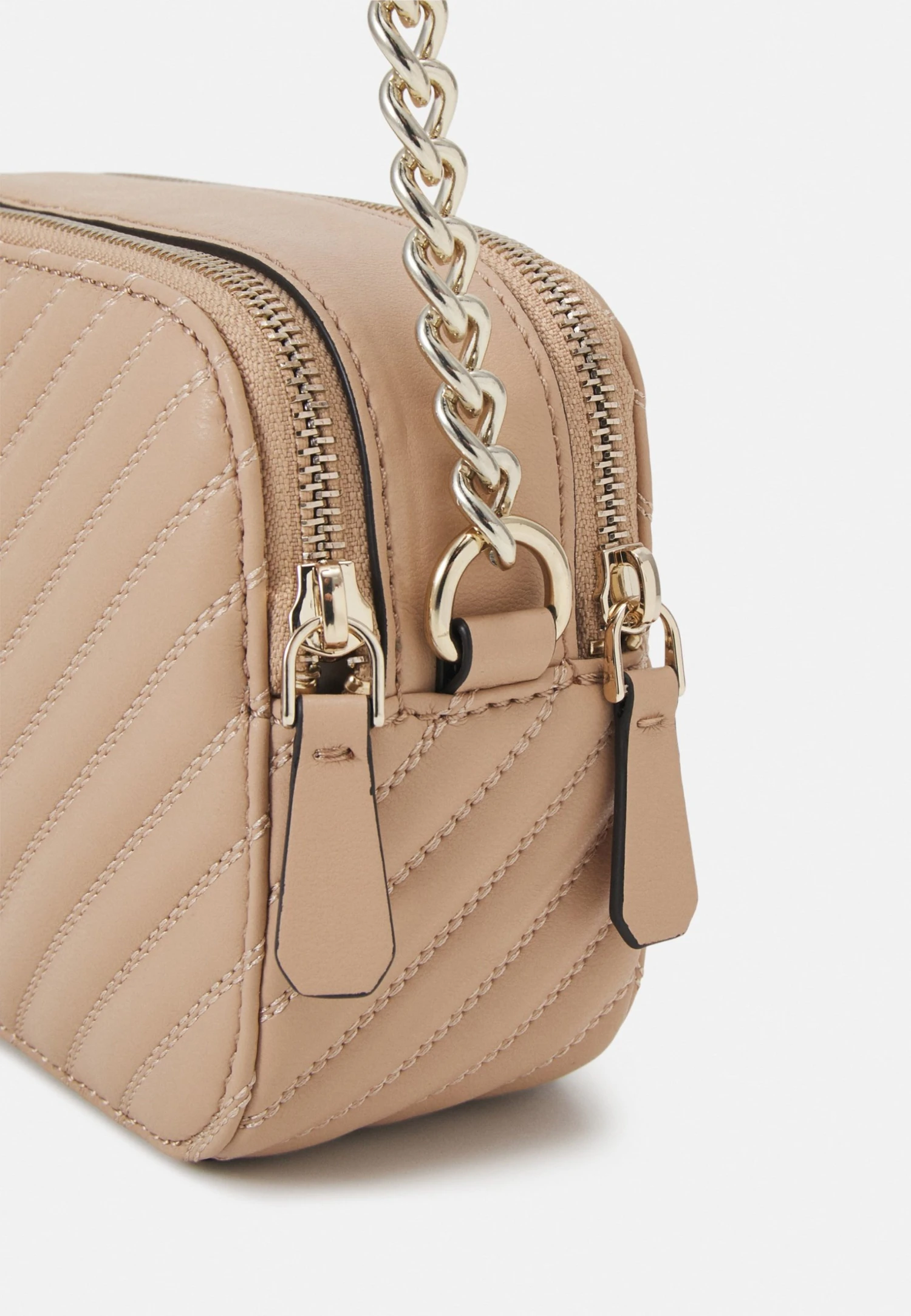 Guess Noelle Crossbody Camera - Across Body Bag - Beige 6 Guess Noelle Crossbody Camera - Across Body Bag - Beige - Image 4