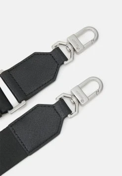 Guess Crtsa Sfno Unisex - Across Body Bag - Black -Guess Apparel 3cdce08728a44123a151ebf5d62cedf5