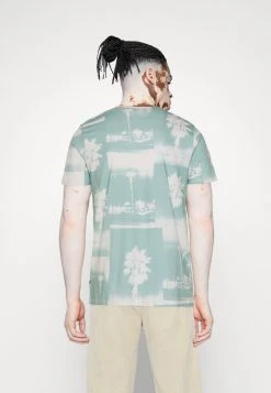 Guess Ss Bsc La Palms Tree- Print T-Shirt - Lagoon Fog 10 Guess Ss Bsc La Palms Tree- Print T-Shirt - Lagoon Fog -Guess Apparel 47c2b601cb0d40068bedf8fe68e64145