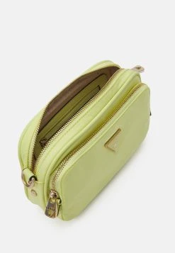 Guess Gemma Crossbody Camera - Across Body Bag - Light Lime 10 Guess Gemma Crossbody Camera - Across Body Bag - Light Lime -Guess Apparel 489cc055e60d48a094650c4655581c5f