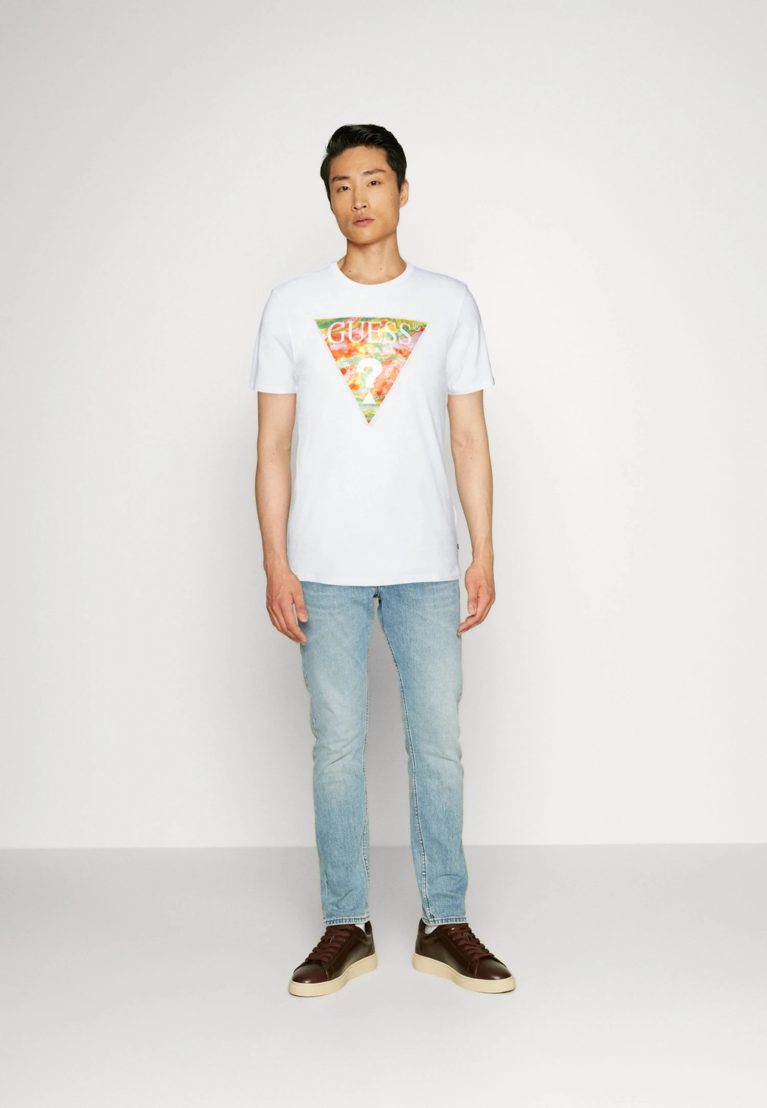 Guess Ss Bsc Abstract Tri Logo - Print T-Shirt - Pure White 4 Guess Ss Bsc Abstract Tri Logo - Print T-Shirt - Pure White - Image 2