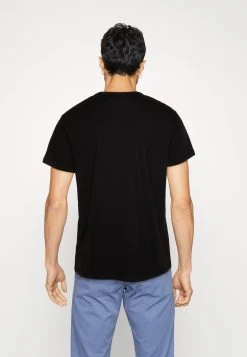 Guess Ss Cn Shaded Logo Tee - Print T-Shirt - Jet Black -Guess Apparel 4955db05dbf14bbc86ee5e5b87c077be