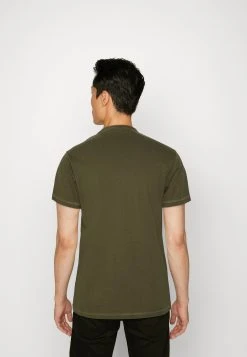 Guess Moisey Tee - Print T-Shirt - Olive Morning -Guess Apparel 4b94d8e82f324c68a442af4e340ee889