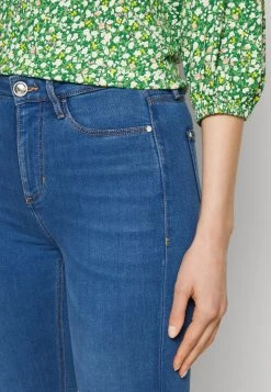 Guess Flared Jeans - Silky Mid -Guess Apparel 4e4edb243fb1421ea1d7c9e249a4cd17