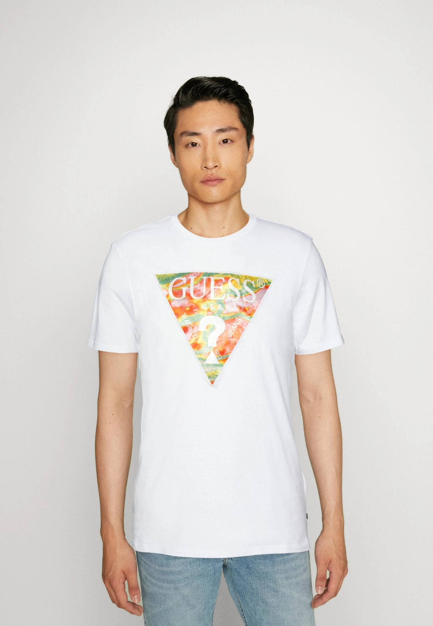 Guess Ss Bsc Abstract Tri Logo - Print T-Shirt - Pure White 3 Guess Ss Bsc Abstract Tri Logo - Print T-Shirt - Pure White