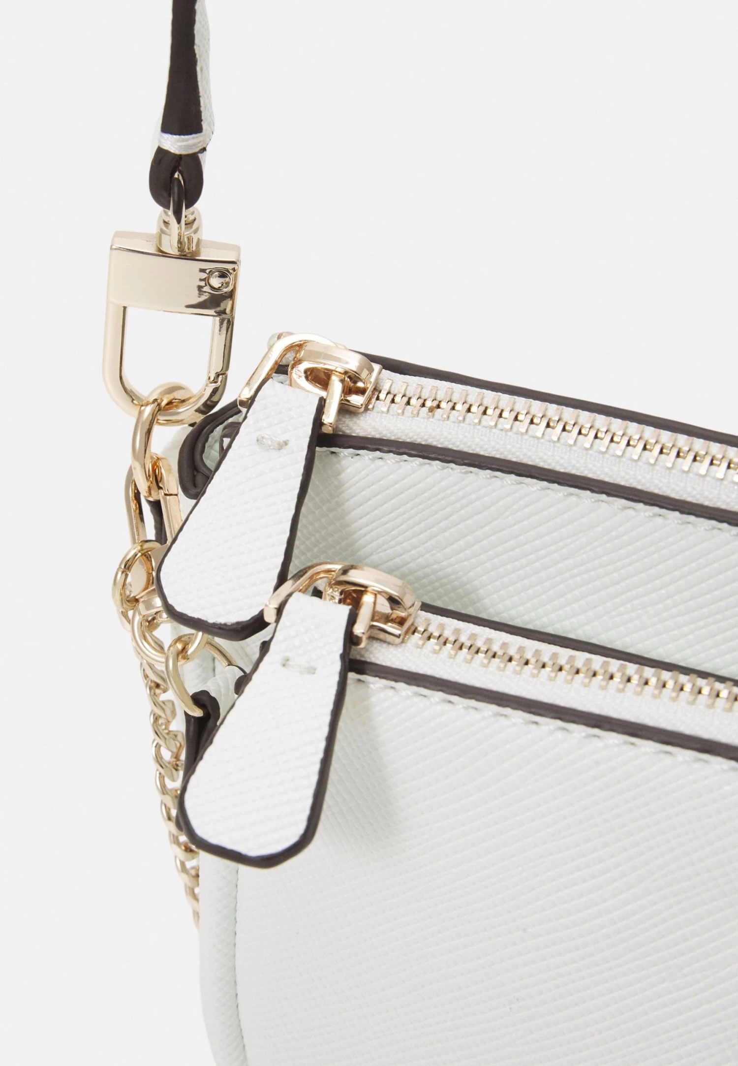 Guess Noelle Pouch Crossbody - Handbag - White 6 Guess Noelle Pouch Crossbody - Handbag - White - Image 4