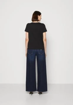 Guess Ss Cn Animal Triangle - Print T-Shirt -Guess Apparel 5e5cac94cd084fffb1b9353035fd3dff