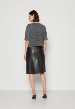 Guess Stars Tee - Print T-Shirt - Acid Jet Black 10 Guess Stars Tee - Print T-Shirt - Acid Jet Black -Guess Apparel 68a1c2b9cbef4997bb3850d5836d5198