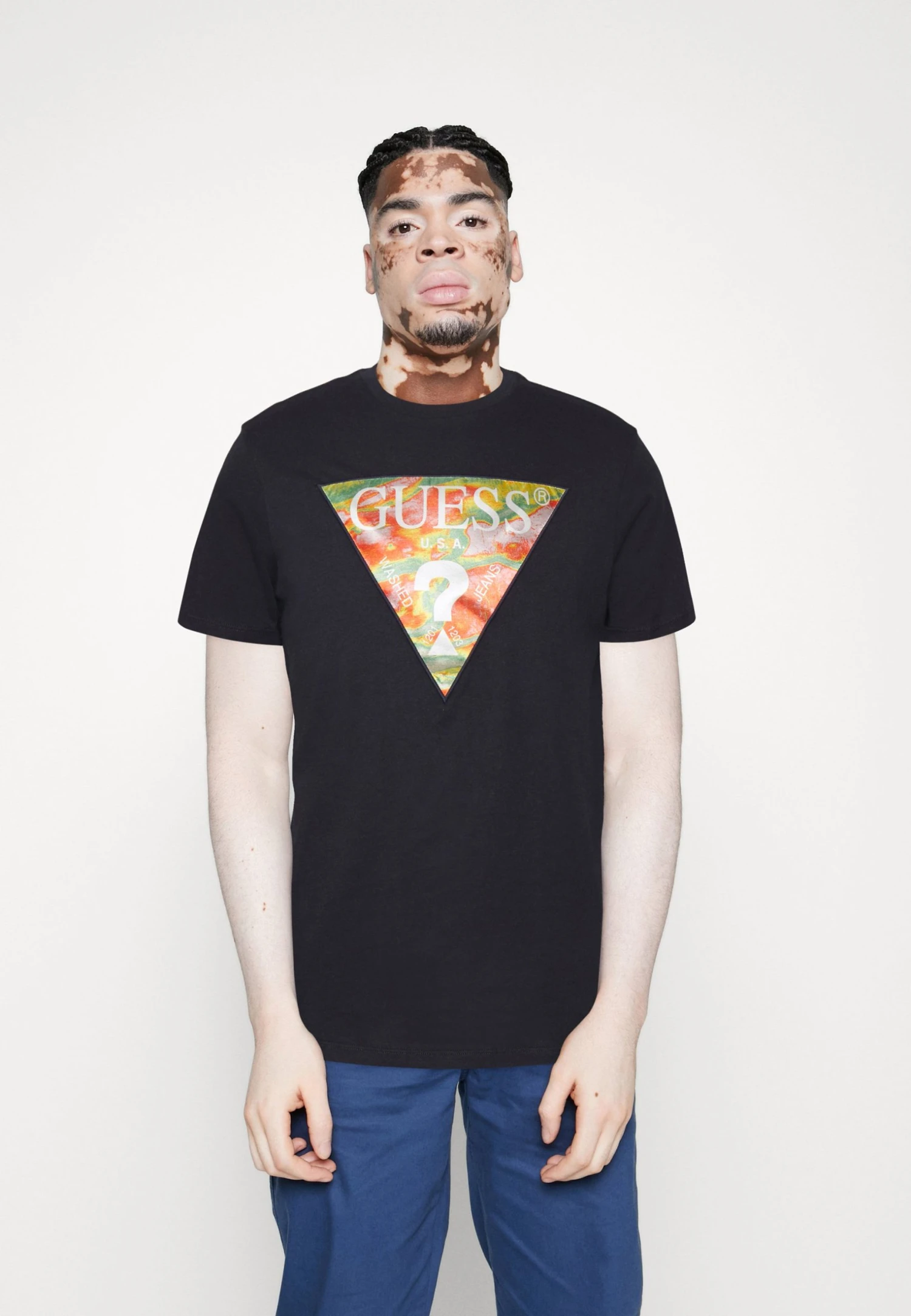 Guess Ss Bsc Abstract Tri Logo - Print T-Shirt - Smart Blue 3 Guess Ss Bsc Abstract Tri Logo - Print T-Shirt - Smart Blue