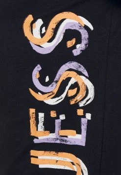 Guess Vertical Logo Tee - Print T-Shirt - Smart Blue -Guess Apparel 6a220509f28a4c8eabaa611eed720f4d