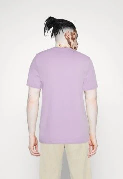 Guess Aidy Tee - Basic T-Shirt - Lilla -Guess Apparel 6c89527dbb1342bb96a9cba9eaed5db4