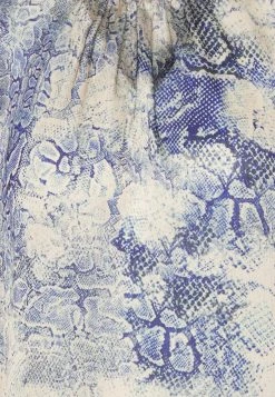 Spring Skin Blouse - Long Sleeved Top - Off-White/Blue -Guess Apparel 6ce84bc9a8f0445d9c26e7759953073a