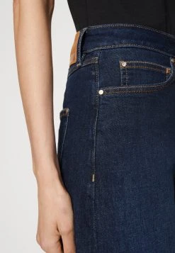 Guess Bellflower - Relaxed Fit Jeans -Guess Apparel 6e51180dc50d414d83073dd0b48da067