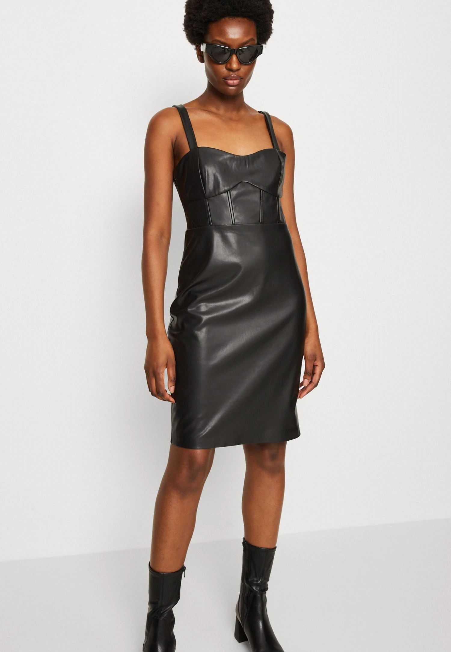 Guess Reid Dress - Cocktail Dress / Party Dress 6 Guess Reid Dress - Cocktail Dress / Party Dress - Image 4