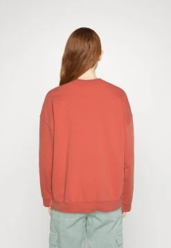 Go Baker Logo Crewneck - Sweatshirt - Peach Peel Multi-Coloured -Guess Apparel 7898e6f22e834674a23b571b65e62a83