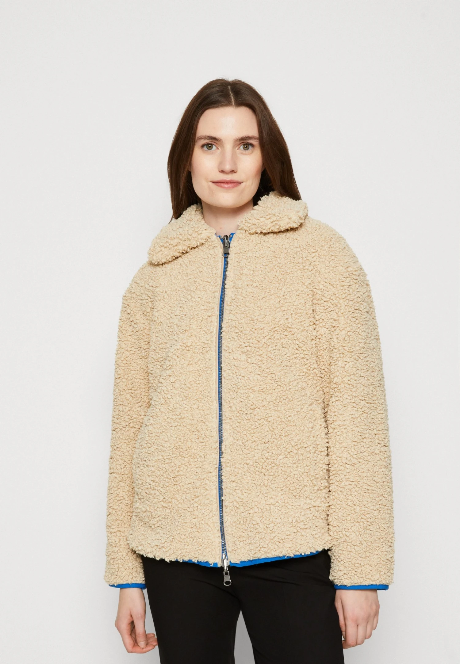 Go Laura Reversible Sherpa - Summer Jacket - Biscotti 3 Go Laura Reversible Sherpa - Summer Jacket - Biscotti