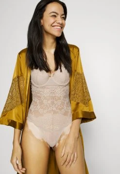 Guess Belle- Body - Pasty Mauve -Guess Apparel 7ad8e20963974d099078222e891c7b14