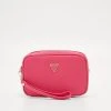 Guess Small Necessaire - Wash Bag - Magenta -Guess Apparel 82a190816721459eb89460526574771f