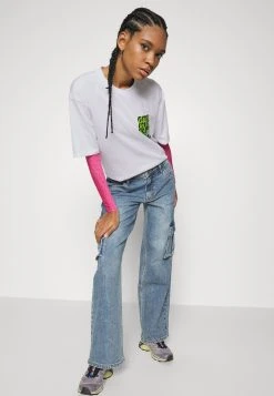 Earth Day Planet Tee - Print T-Shirt - Pure White -Guess Apparel 84a71bc1bbca4556ab15bb7e770aad89