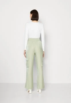 Guess Chantal - Cargo Trousers - Dusty Fern Multi -Guess Apparel 858791a9ac64424da02e294f513fe077