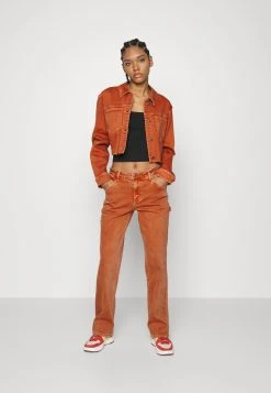 Guess Apparel -Guess Apparel 8d9de2f867fe41b2af1749a4021c2660