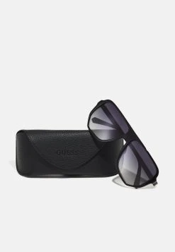 Guess Unisex - Sunglasses - Shiny Black/Green Mirror -Guess Apparel 8dcc815c3007451a87d1063de9c451bf