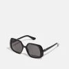 Guess Gu7862 - Sunglasses - Shiny Black -Guess Apparel 8e2123f4fe324968a8bdcb8cf2cdc3ff