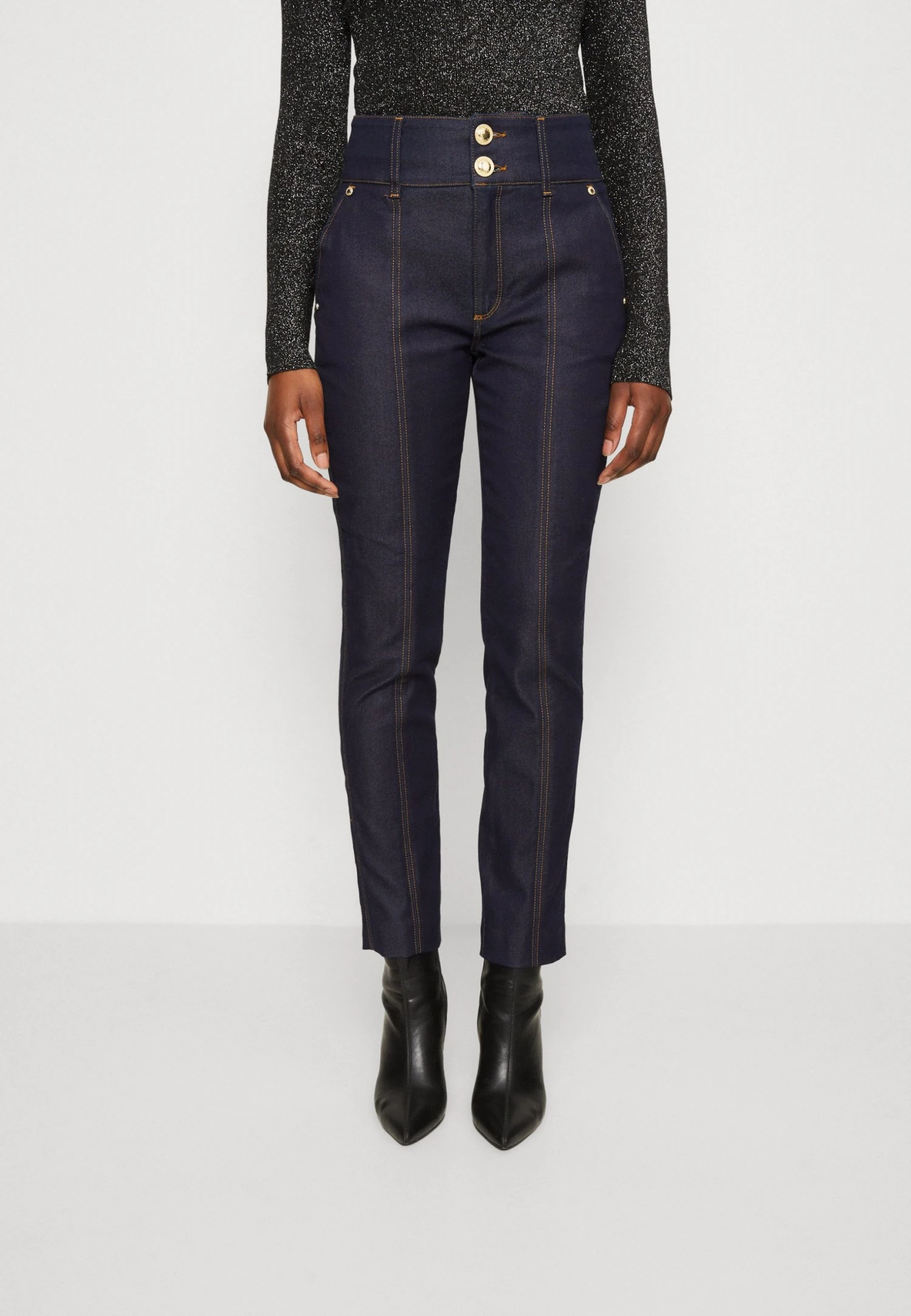 Shelly Pant - Slim Fit Jeans