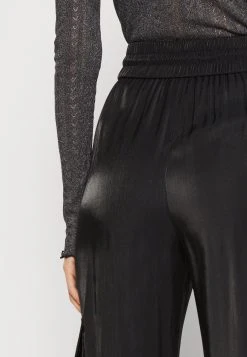 Guess Chantal - Cargo Trousers - Jet Black -Guess Apparel 95dab0026f794231a20dc11a66577427