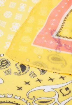 Guess Kefiah - Foulard - Yellow Multi -Guess Apparel 97a1c4383cdf4a2bbe321e0dd17d3062