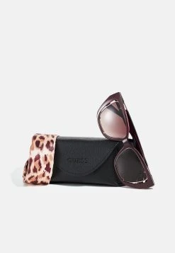 Guess Set - Sunglasses - Dark Red -Guess Apparel 9c98dc01aba841b895c61cbd70bdac6d