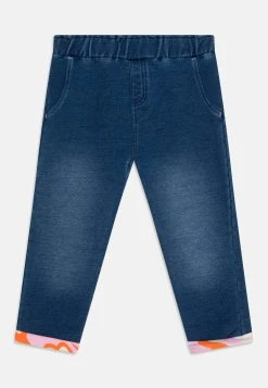 Guess Baby Pant Set - Slim Fit Jeans - Pure White 8 Guess Baby Pant Set - Slim Fit Jeans - Pure White -Guess Apparel a25df487603d44efbf963ee9878946db