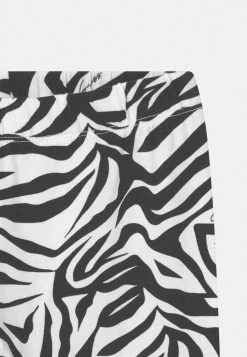 Guess Junior- Leggings - Trousers - Multi-Coloured 7 Guess Junior- Leggings - Trousers - Multi-Coloured -Guess Apparel a54daf32ef8f4f4e8540b165e935dec2