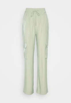 Guess Chantal - Cargo Trousers - Dusty Fern Multi -Guess Apparel a664222fc5b944c98f6ff19831fcb94a