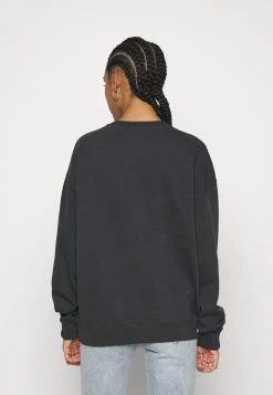 Go Baker Logo Crewneck - Sweatshirt - Jet Black -Guess Apparel a9e6b3d813a74c7bb152182b423e3c08