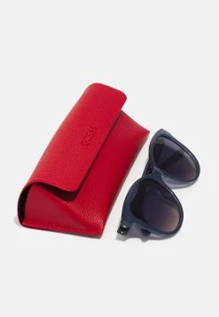 Guess Sunglasses - Grey -Guess Apparel b678a9bae84242c8bd0d88c0639d43e7