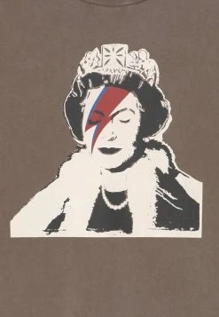 Guess Junior Banksy Queen Tee - Print T-Shirt - Green Canteen/Multi-Coloured -Guess Apparel baa9a93fb90d46658757b312ed9f987b