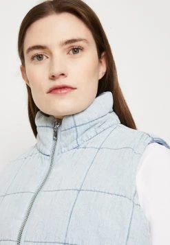 Go Lana Reversible Vest - Waistcoat - Go Venice Light Wash -Guess Apparel bad1a0df161743928928f20c3ae285d1