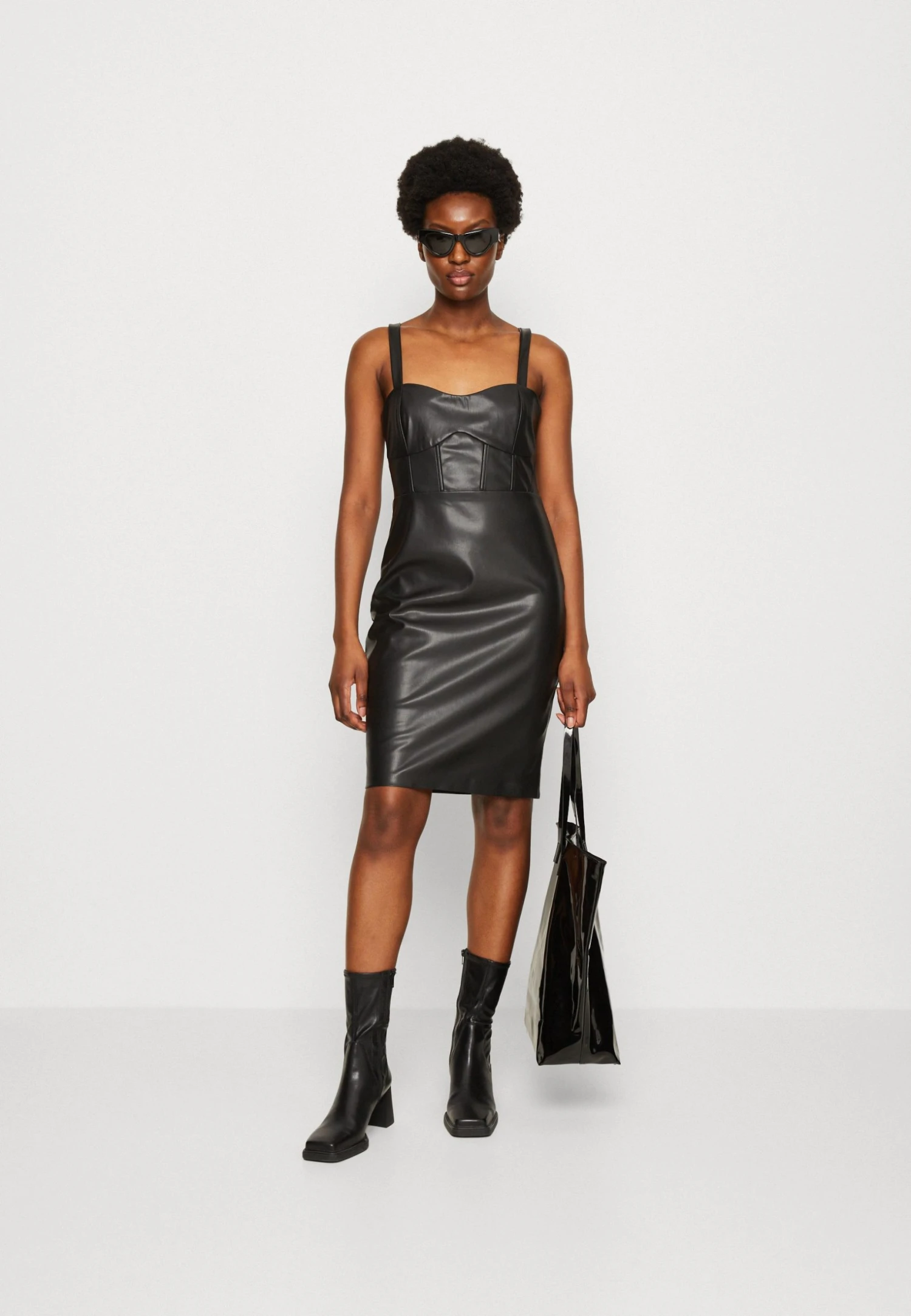 Guess Reid Dress - Cocktail Dress / Party Dress 4 Guess Reid Dress - Cocktail Dress / Party Dress - Image 2