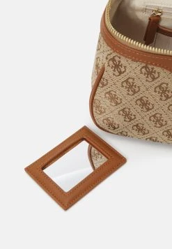 Guess Beauty - Wash Bag - Brown -Guess Apparel c19aa6dd44e347d9bfb3b521d576c80e