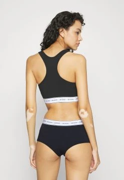 Guess Carrie Culotte - Pants - Jet Black -Guess Apparel cd2d8e07673c48dab8d087a09737b296