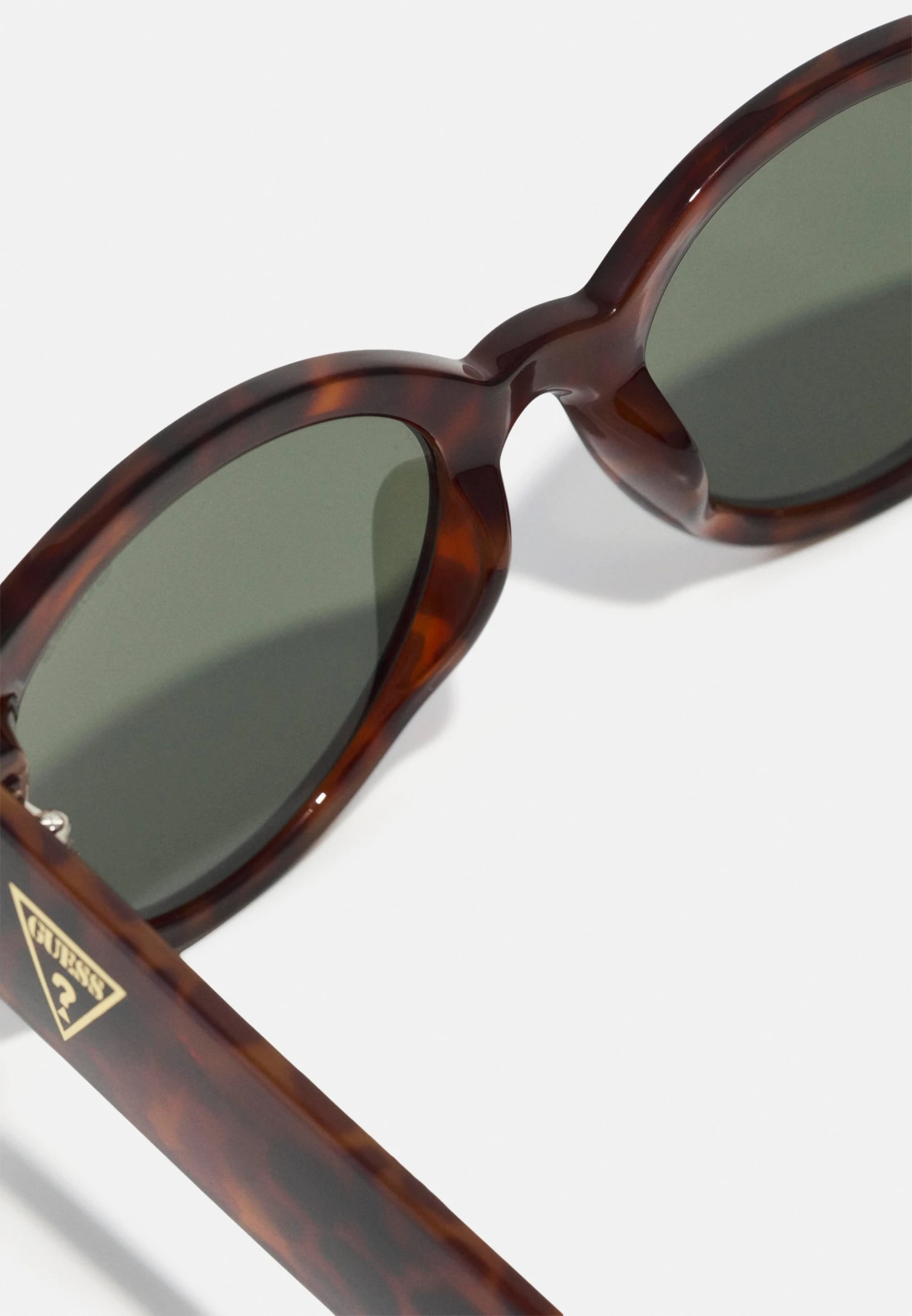 Guess Sunglasses - Blonde Havana 6 Guess Sunglasses - Blonde Havana - Image 4