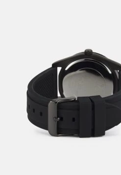 Guess Connoisseur Unisex - Watch - Black -Guess Apparel cddd0e29d2584f32aabe007fc51cf336