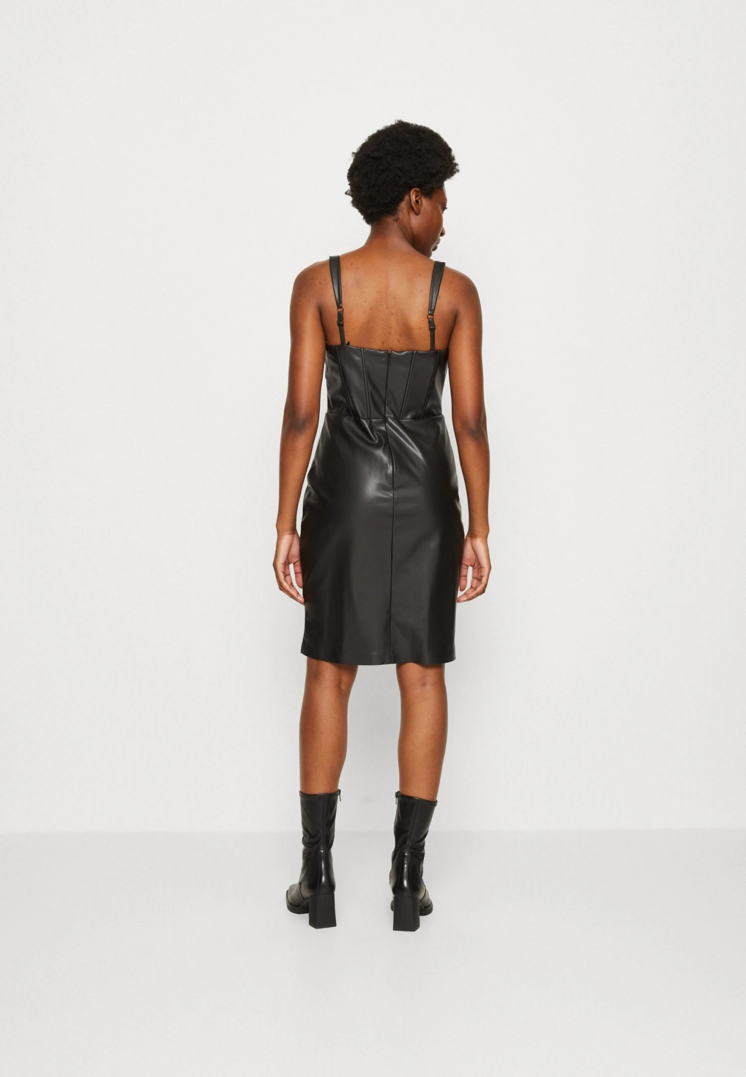 Guess Reid Dress - Cocktail Dress / Party Dress 5 Guess Reid Dress - Cocktail Dress / Party Dress - Image 3